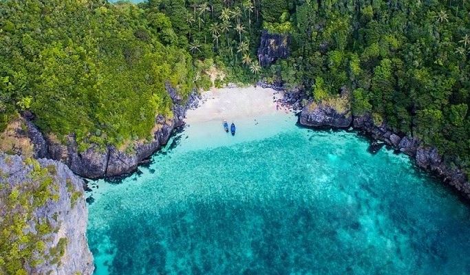 Phi Phi Islands Private Tour (+ Snorkeling) (+ Lunch option) by Long-tail Boat - from Phi Phi Don (Full Day / Half Day)