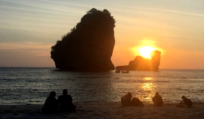 Antrek Phi Phi Don Island Trekking (+Dinner) - from Koh Phi Phi Don Island