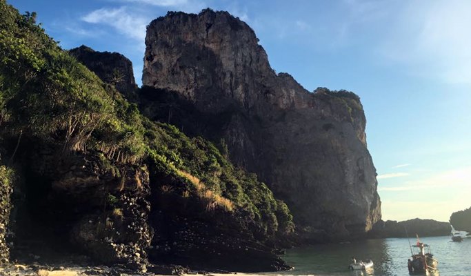 Antrek Phi Phi Don Island Trekking (+Dinner) - from Koh Phi Phi Don Island