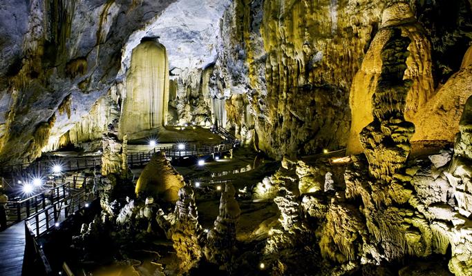 Phong Nha Cave & La Vang Church 1 Day Tour - from Hue City