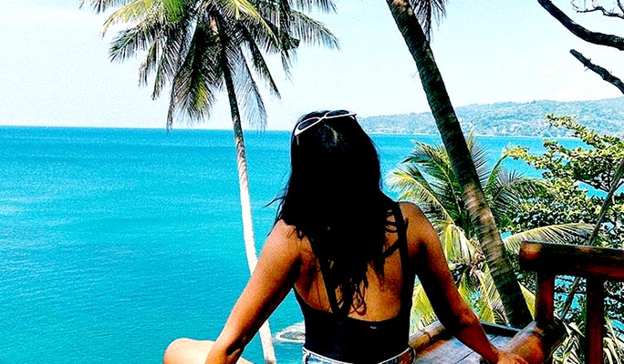 Phuket 1 Day City Highlights Tour: Cafe + Karon Viewpoint + Yanui Beach + Wat Chalong + Phuket Old Town + Night Market  (+ Hotel Transfer)
