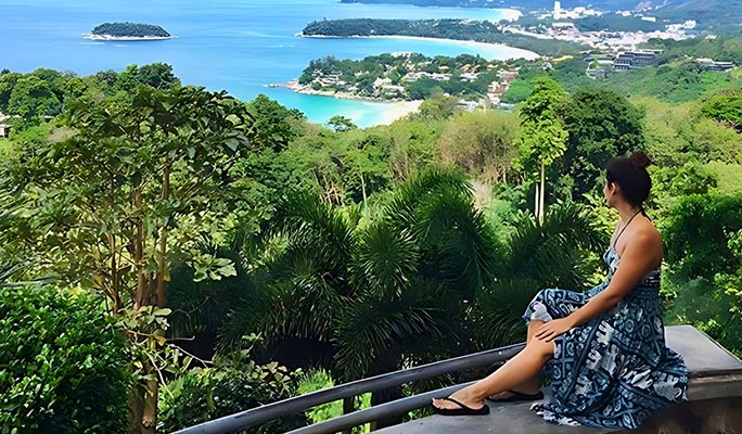 Phuket 1 Day Guided City Tour: Old Town + Chalong Temple + Night Market (+ Hotel Transfer)