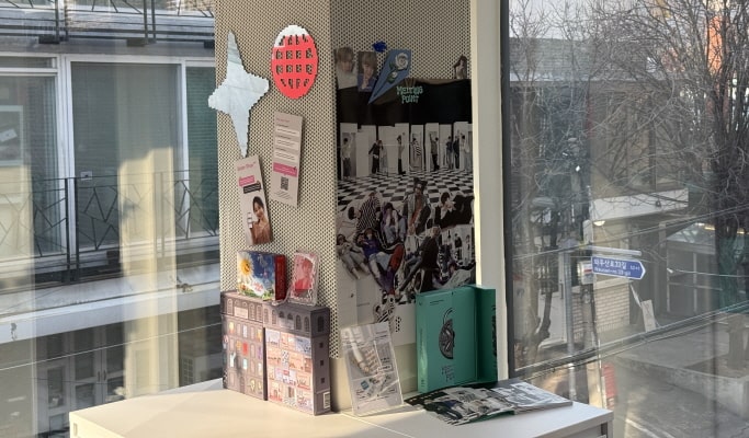 Pocaspot: K-pop Photo Card Store in Hongdae & Myeongdong