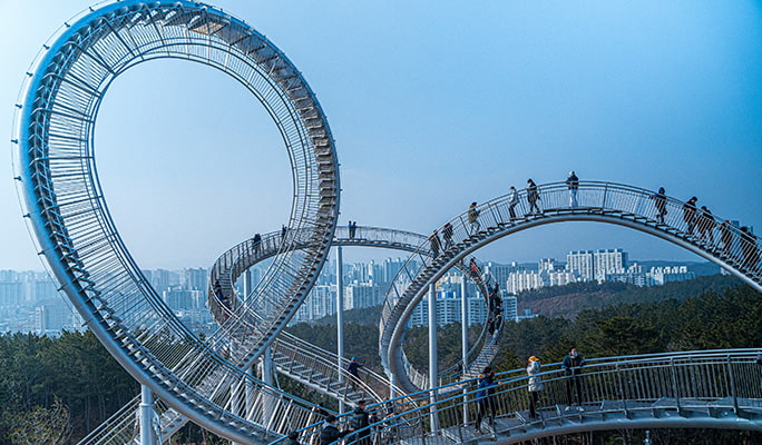 Gyeongju Kookmin Healing Park + Pohang Space Walk + Woljeonggyo Bridge + Donggung Palace & Wolji Pond 1 Day Tour - from Busan (Dec 23~Feb 28)