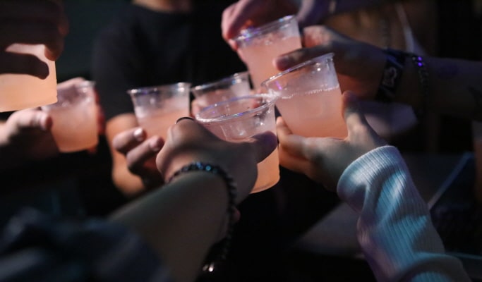 Seoul Nightlife Tour & Premium Pub Crawl in Itaewon/ Haebangchon/ Hongdae/ Gangnam