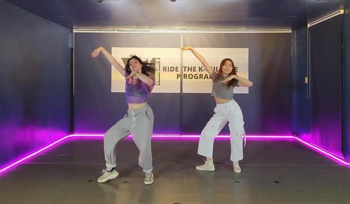 Private K-pop Dance Lesson in Gangnam, Seoul