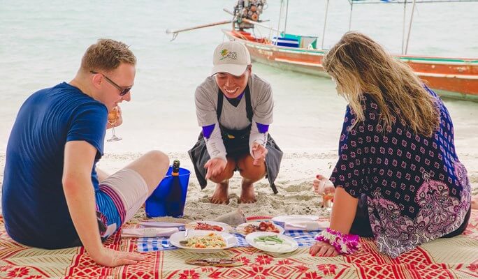 Private Picnic Lunch Tour at Koh Taen / Koh Mudsum by Long-tail Boat (+Snorkeling) - from Koh Samui