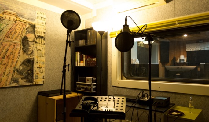 [Trazy Local Host] Pursue Your Dream as an Artist: Produce & Record Your Own Song