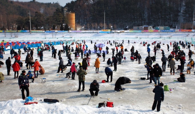 2D1N Ski Tour: Yongpyong Ski Resort + Pyeongchang Trout Ice Fishing Festival (Jan 1~Feb 2)