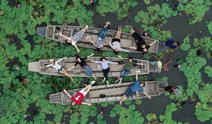 Red Lotus Flower Market Half Day Tour (+ drone photo shoot / boat ride) - from Bangkok