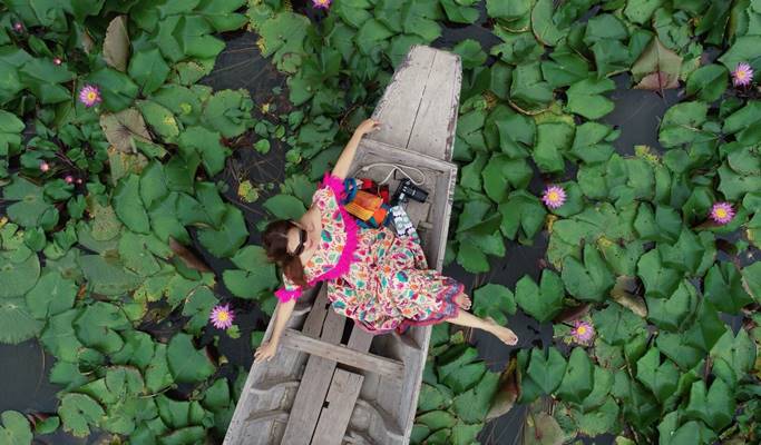 Red Lotus Flower Market Half Day Tour (+ drone photo shoot / boat ride) - from Bangkok
