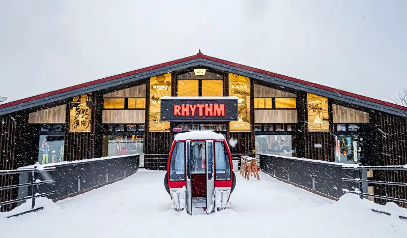 Rhythm Hirafu Niseko Ski/Snowboard Clothing & Equipment Rental
