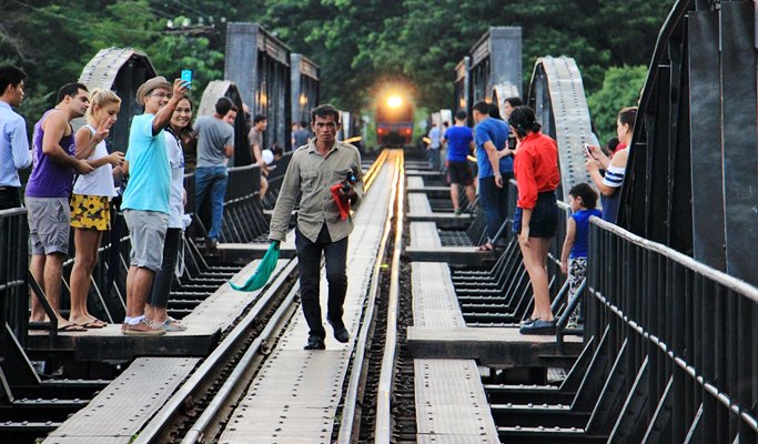 Damnoen Saduak Floating Market & River Kwai 1 Day Tour - from Bangkok