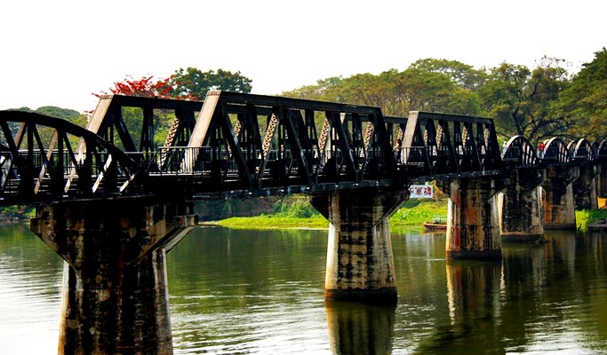 Damnoen Saduak Floating Market & River Kwai 1 Day Tour - from Bangkok