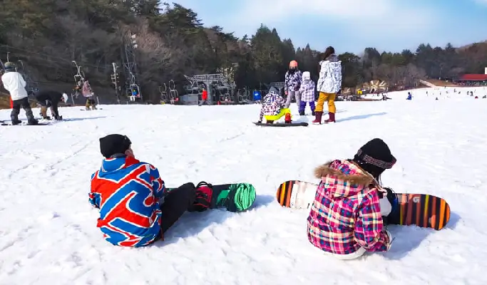 Mt. Rokko Snow Park: Ski & Snowboard Rental/ Snow Sled/ Admission Ticket 2025