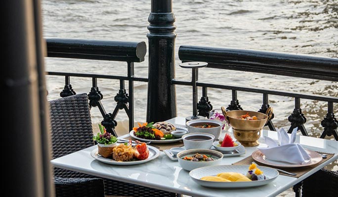 4-Course Thai Dinner at Salathip Thai Restaurant in Shangri-La Hotel Bangkok