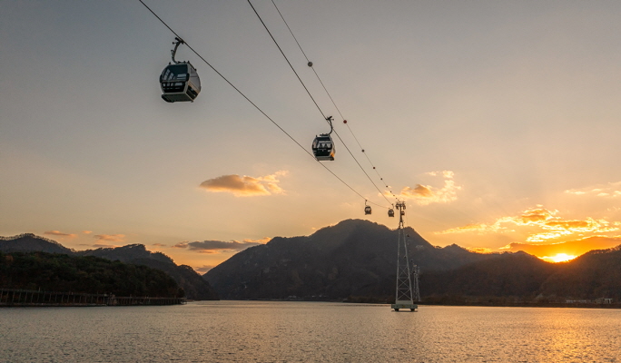 Alpaca World + Nami Island + Samaksan Mountain Lake Cable Car 1 Day Tour - from Seoul