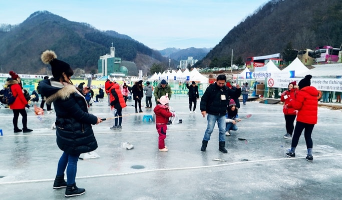 2023 Hwacheon Sancheoneo Ice Festival: Shuttle Bus Package (Jan 7~29)