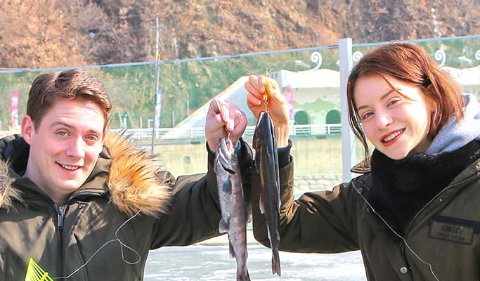 華川山鱒魚冰釣慶典 + Eobi冰谷 + 晨靜樹木園 1日遊 - 首爾出發