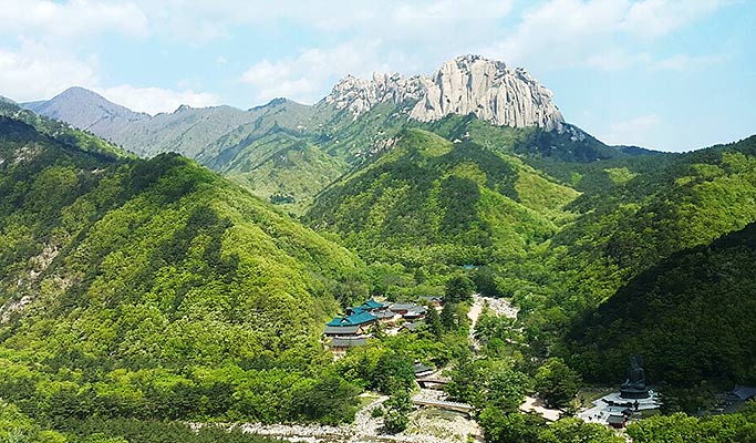 Seoraksan National Park Hiking Tour (Private/Join-in)