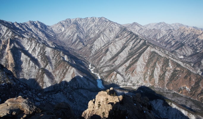 Winter Hiking: In-je Maebawi Icewall & Wondae-ri Birch Forest/ Seoraksan National Park 1 Day Tour (Dec 15~Feb 28)