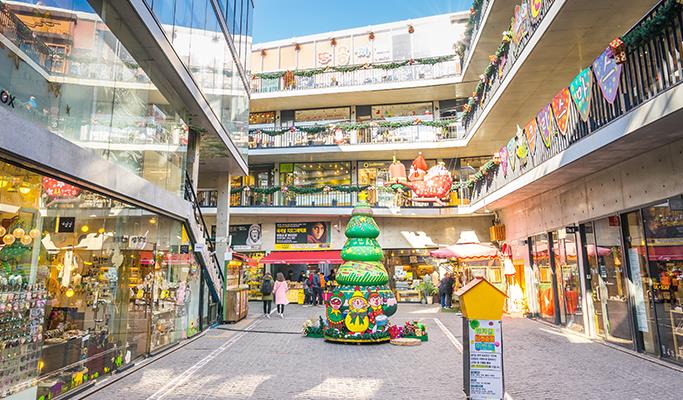 Yellow Double-Decker Seoul City Tour Bus Discount Ticket