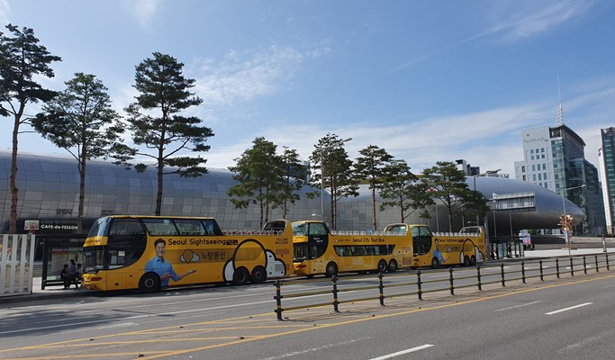 yellow tour bus seoul