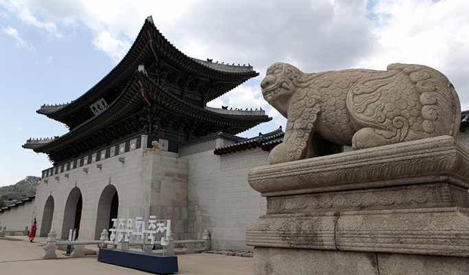 Yellow Double-Decker Seoul City Tour Bus Discount Ticket