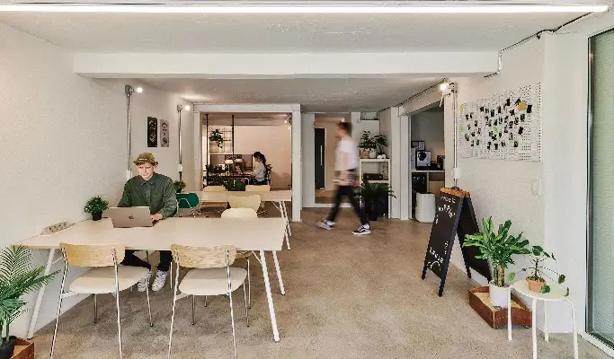 Seoul Coworking Space near Hongik Univ. Station (Hourly or Weekly Pass Options)