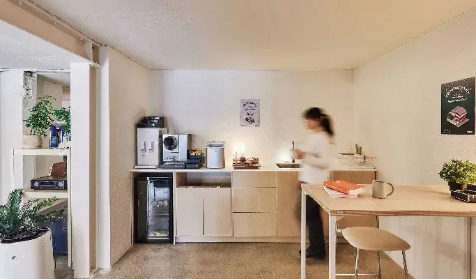 Seoul Coworking Space near Hongik Univ. Station (Hourly or Weekly Pass Options)