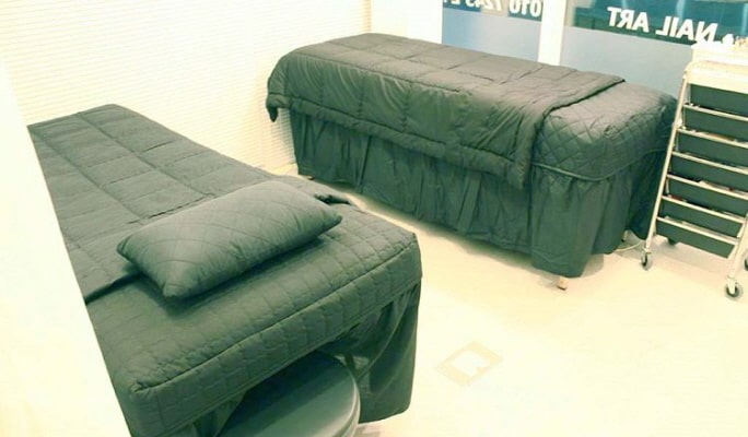 Eyelash Extensions by an English-speaking Beautician in Hongdae (Shop Vivian)