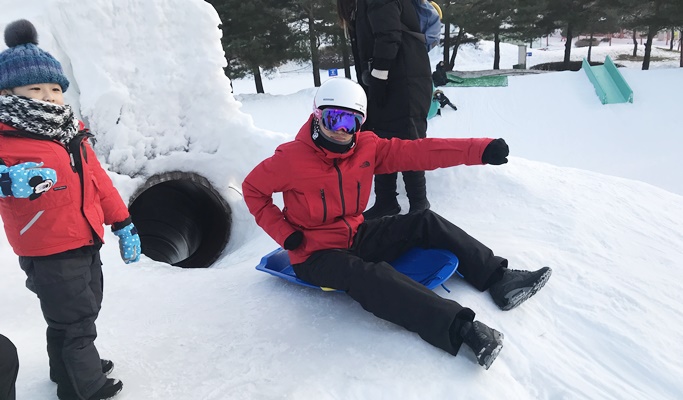 維瓦爾第公園滑雪場：1 日雙板滑雪/單板滑雪/冰雪王國雪橇之旅