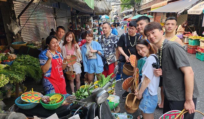 Home-Style Thai Cooking Class by Sompong Thai Cooking School in Bangkok (+ Market Tour option)