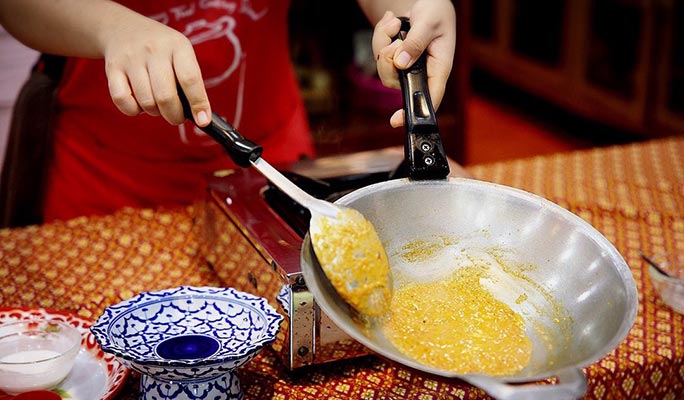 Home-Style Thai Cooking Class by Sompong Thai Cooking School in Bangkok (+ Market Tour option)