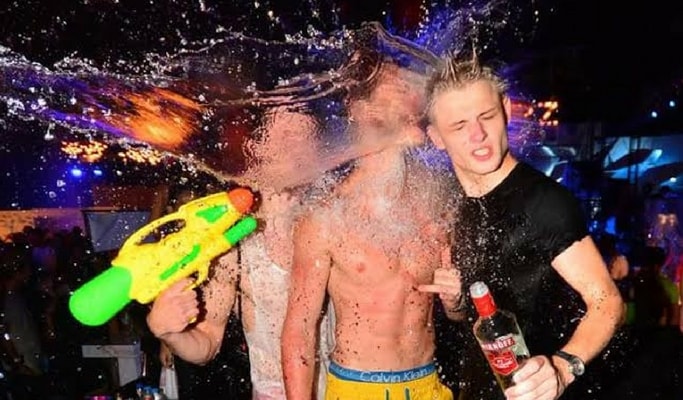 Crazy Fun Songkran Festival Experience in Bangkok (Water Fight & 3 Parties) (Apr 13~16)