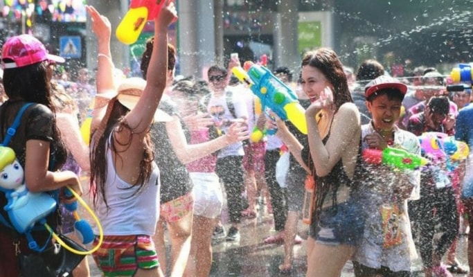 10 Festival Unik di Dunia Yang Bikin Pengen Kesana, Liburan Pasti Makin Seru!
