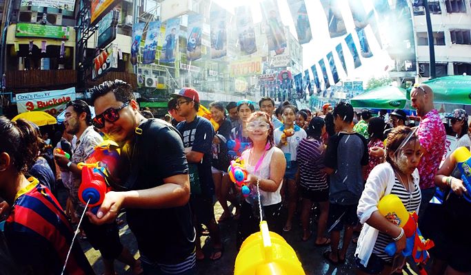 Crazy Fun Songkran Festival Experience in Bangkok (Water Fight & 3 Parties) (Apr 13~16)