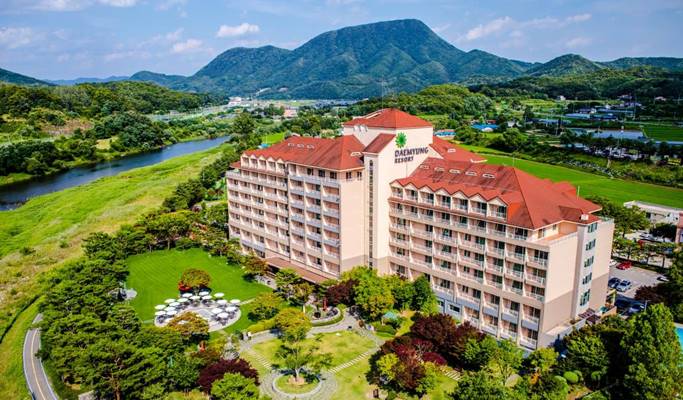 Sono Moon Yangpyeong All Inclusive 2 Person Package: Room + Breakfast + Coffee + Bowling + Water Activities