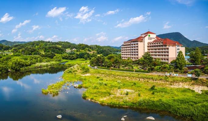 Sono Moon Yangpyeong All Inclusive 2 Person Package: Room + Breakfast + Coffee + Bowling + Water Activities