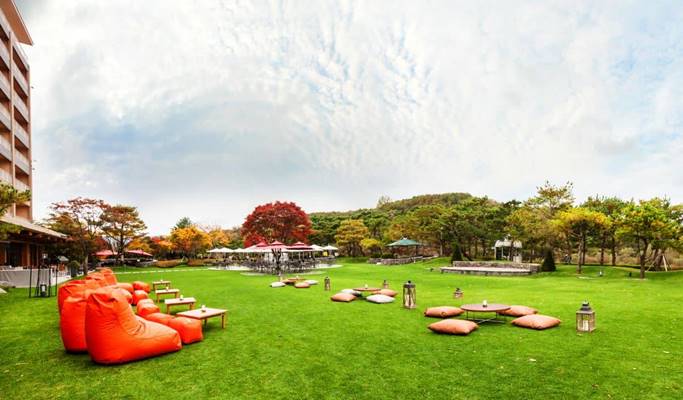 Sono Moon Yangpyeong All Inclusive 2 Person Package: Room + Breakfast + Coffee + Bowling + Water Activities