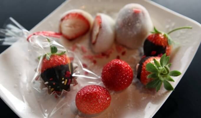 Strawberry Picking Experience in Yangpyeong