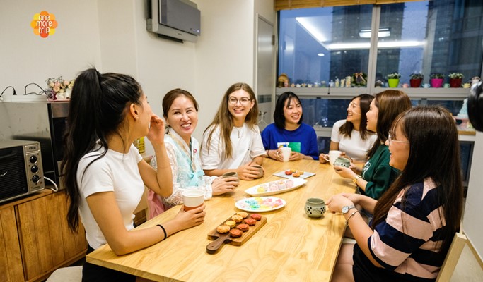 Korean Rice Cake with Sweet Bean Filling Making Experience in Seoul