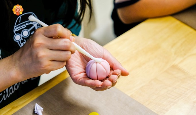 Korean Rice Cake with Sweet Bean Filling Making Experience in Seoul