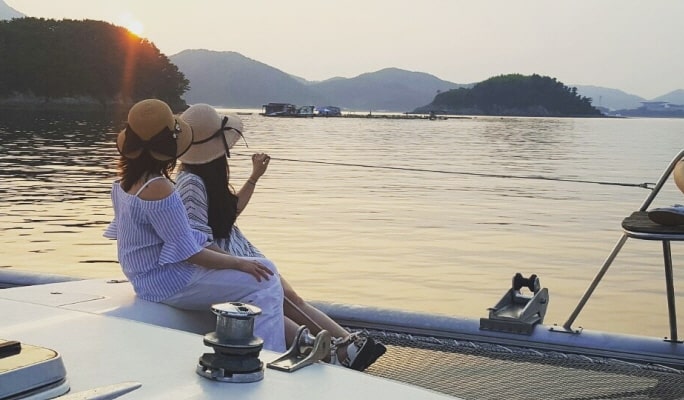 Private Yacht Tour in Tongyeong (Day/ Sunset)