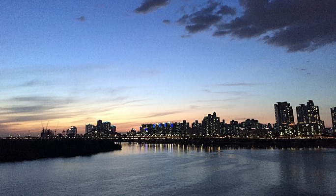 Seoul by Bike: Han River Small Group Night Bike Tour