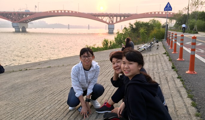Seoul by Bike: Han River Small Group Night Bike Tour