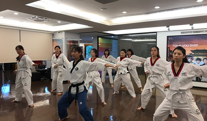Traditional Korean Martial Arts Taekwondo Class in Gangnam, Seoul