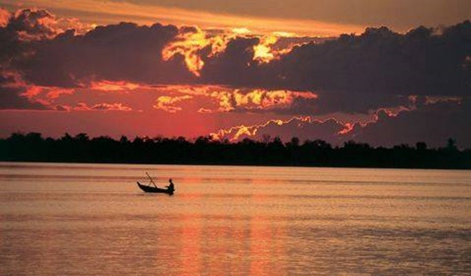 Tonle Sap Lake Floating Village Sunset Tour by Boat (+ Buffet Dinner on Floating Restaurant) (Half Day)