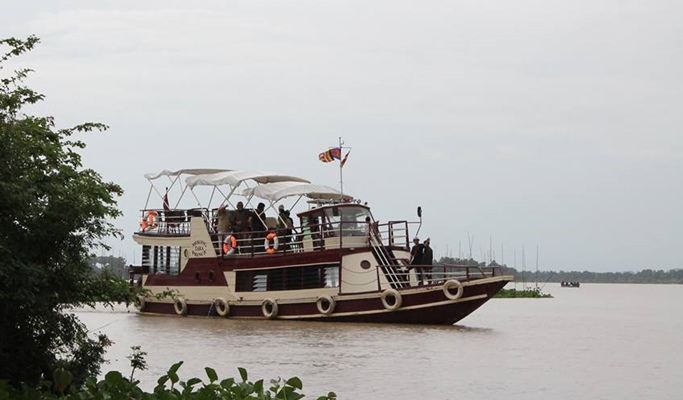 Tonle Sap Lake Floating Village Sunset Tour By Boat Buffet Dinner On Floating Restaurant Half Day