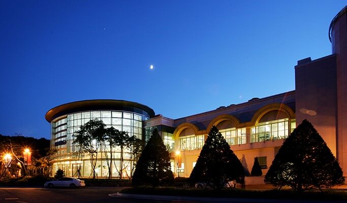 Jisan Ski Resort + Icheon Termeden Spa 1 Day Tour